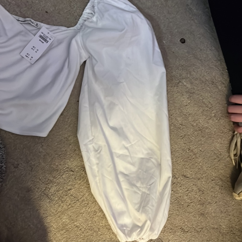 Abercrombie and Fitch White crop blouse - Picture 3 of 3